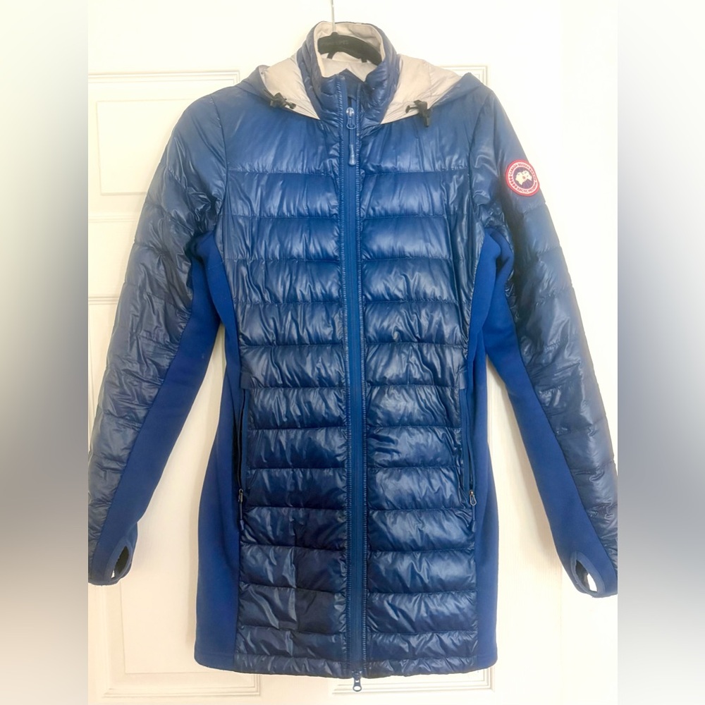 Excellent Used Condition Canada Goose Women's mid-length Puffer Jacket - Small